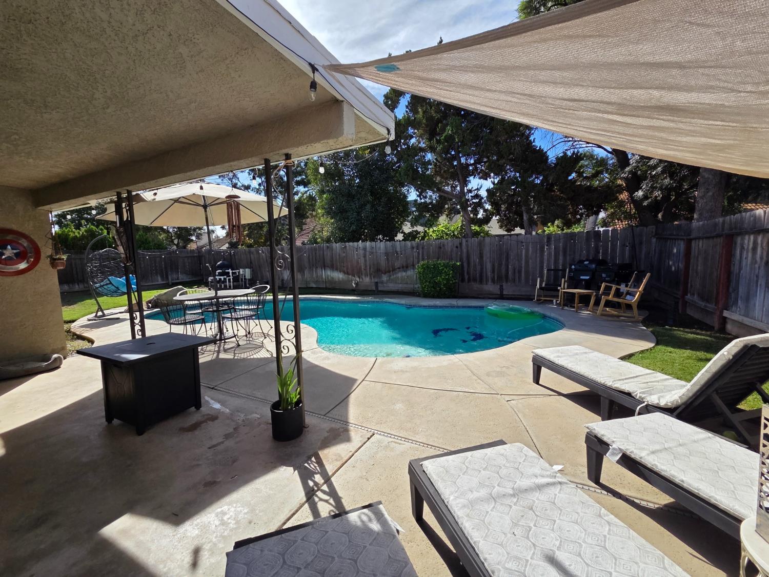 2103 E Fallbrook Ave, Fresno, CA 93720