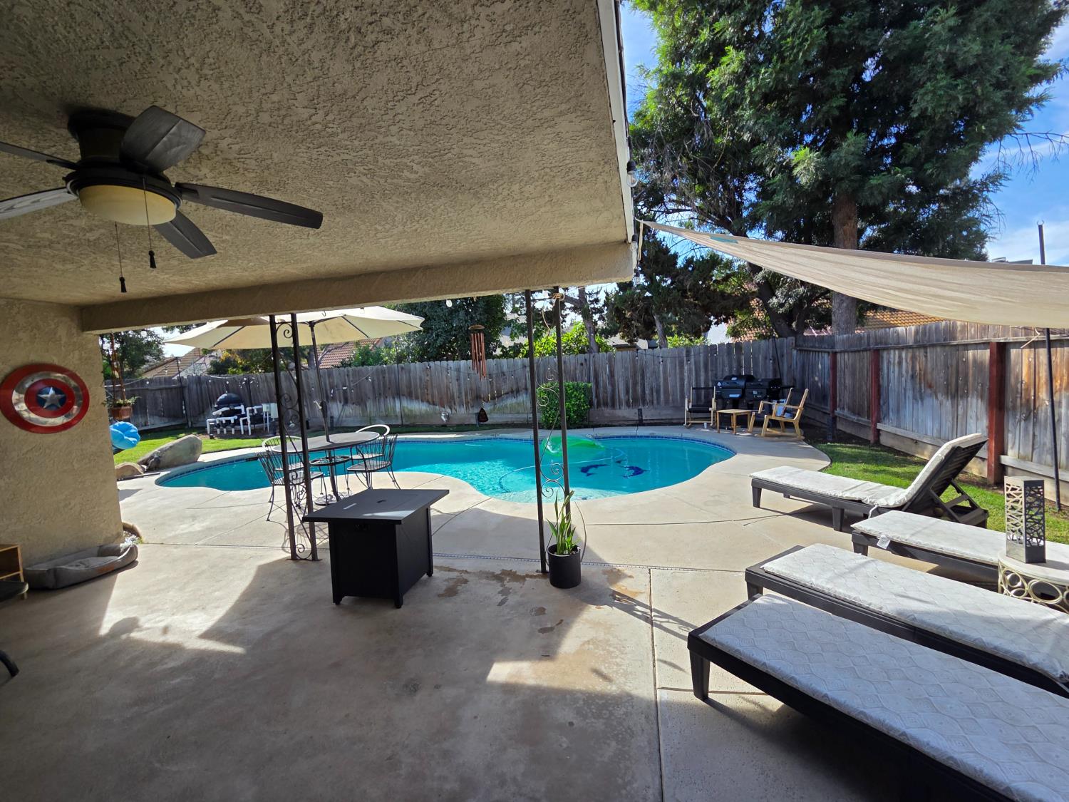 2103 E Fallbrook Ave, Fresno, CA 93720