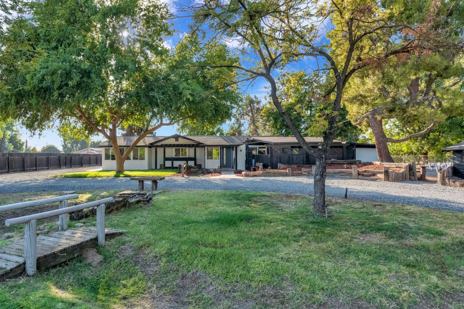 1309 N Temperance Ave, Fresno, CA 93727