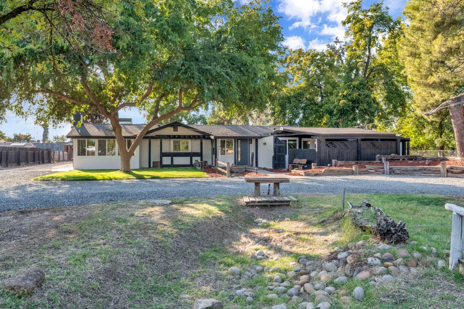 1309 N Temperance Ave, Fresno, CA 93727