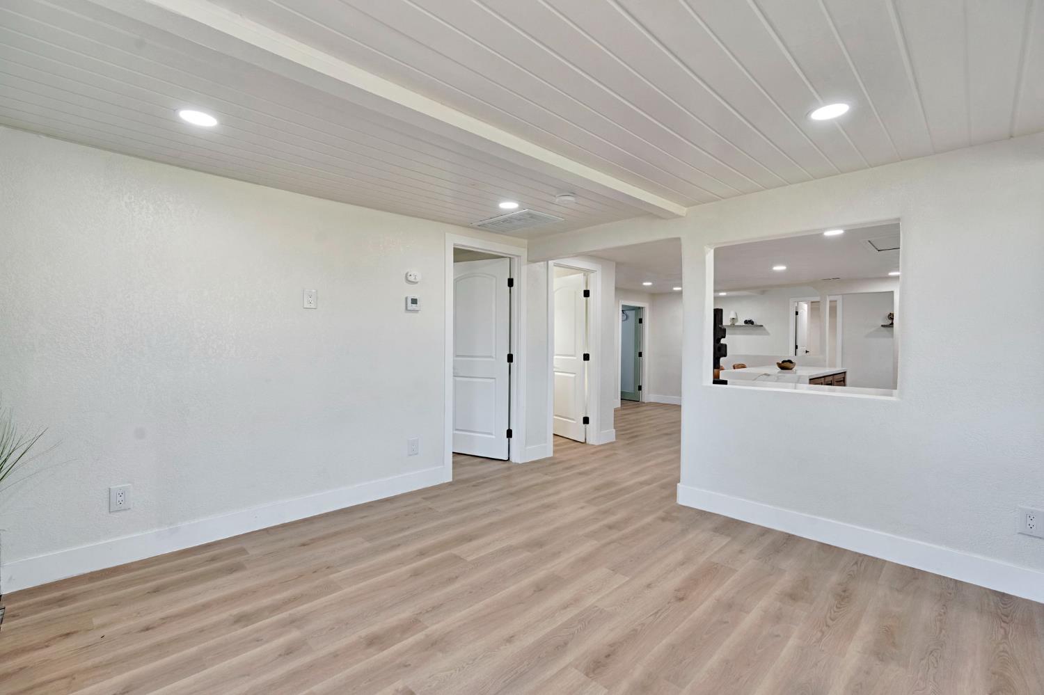 1309 N Temperance Ave, Fresno, CA 93727