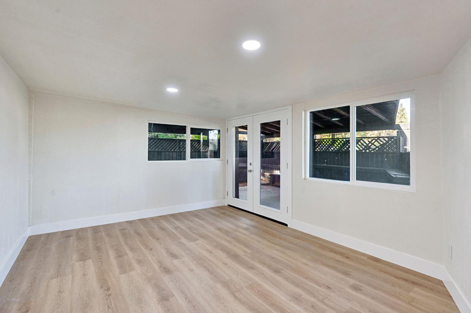 1309 N Temperance Ave, Fresno, CA 93727