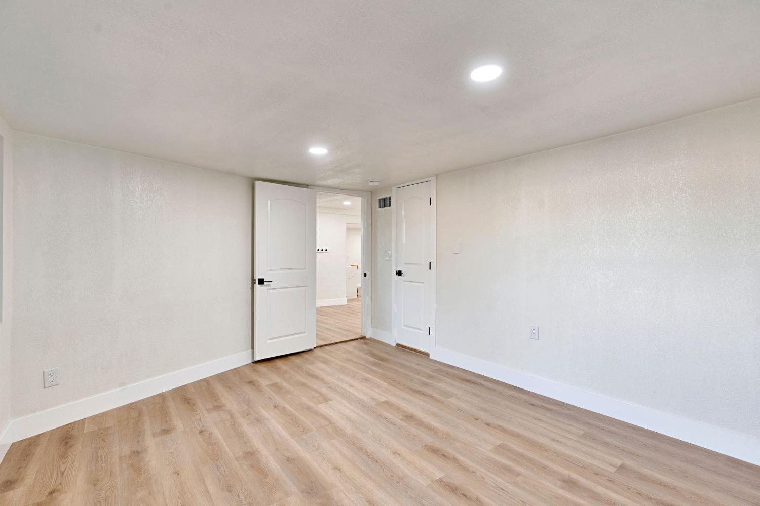 1309 N Temperance Ave, Fresno, CA 93727