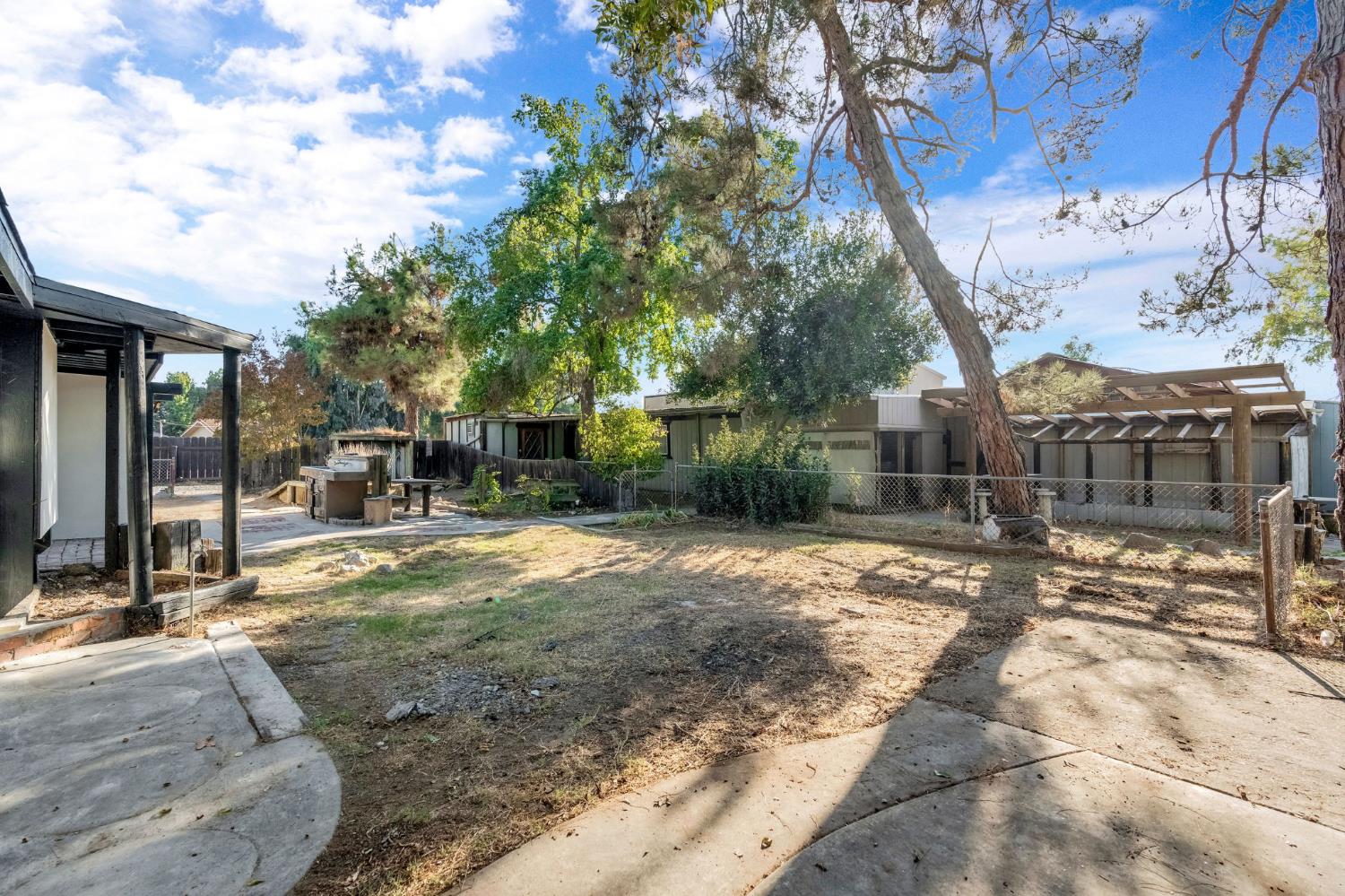 1309 N Temperance Ave, Fresno, CA 93727