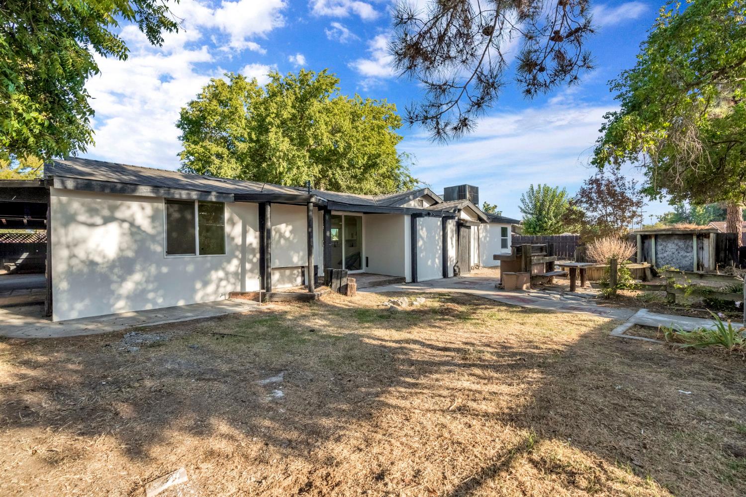 1309 N Temperance Ave, Fresno, CA 93727