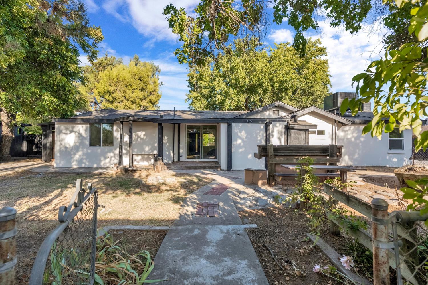 1309 N Temperance Ave, Fresno, CA 93727