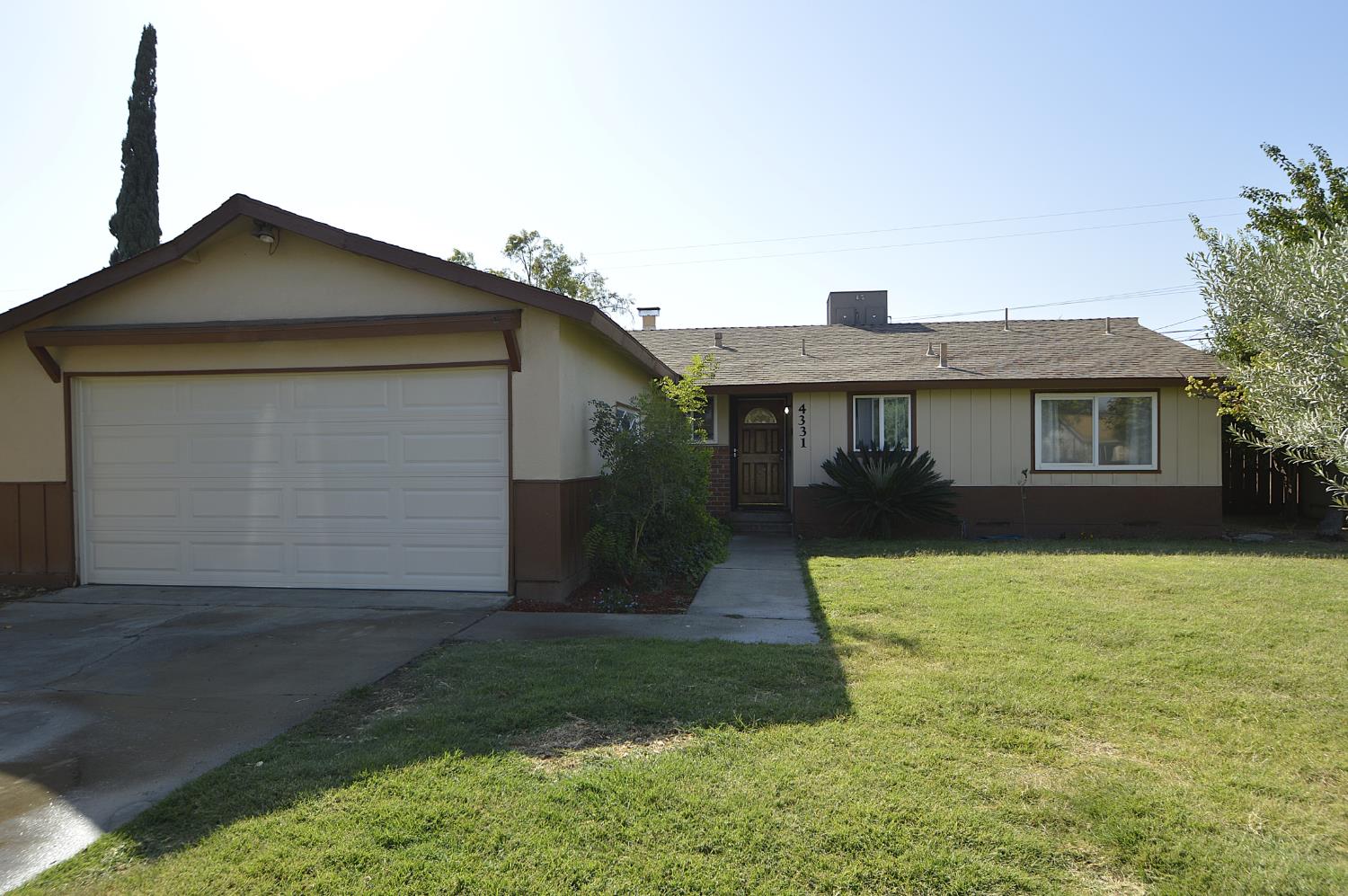 4331 N Gearhart Ave, Fresno, CA 93726