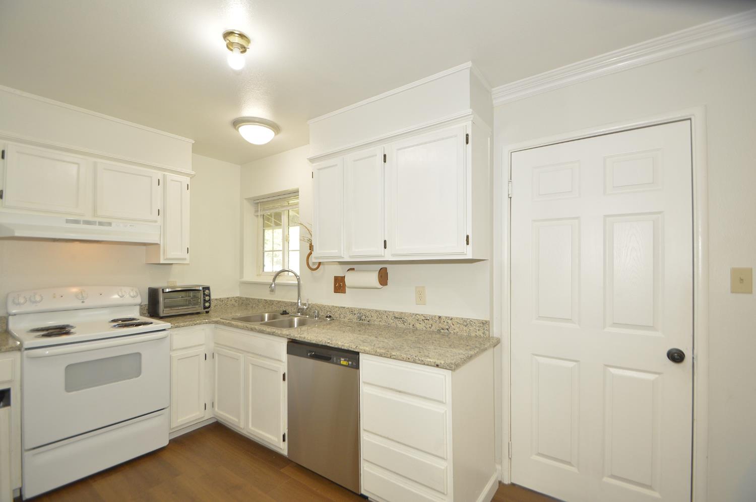 4331 N Gearhart Ave, Fresno, CA 93726
