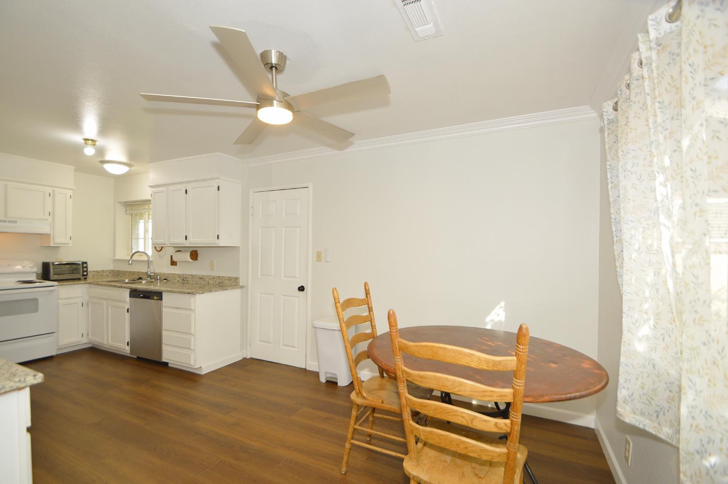 4331 N Gearhart Ave, Fresno, CA 93726