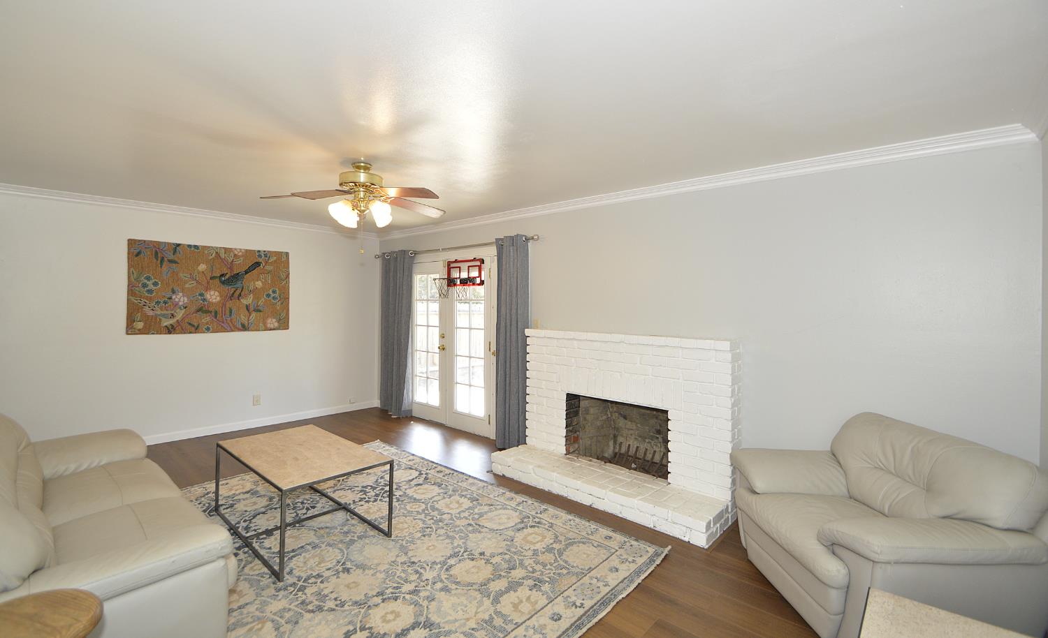 4331 N Gearhart Ave, Fresno, CA 93726