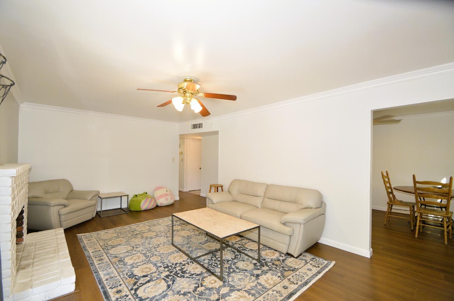 4331 N Gearhart Ave, Fresno, CA 93726