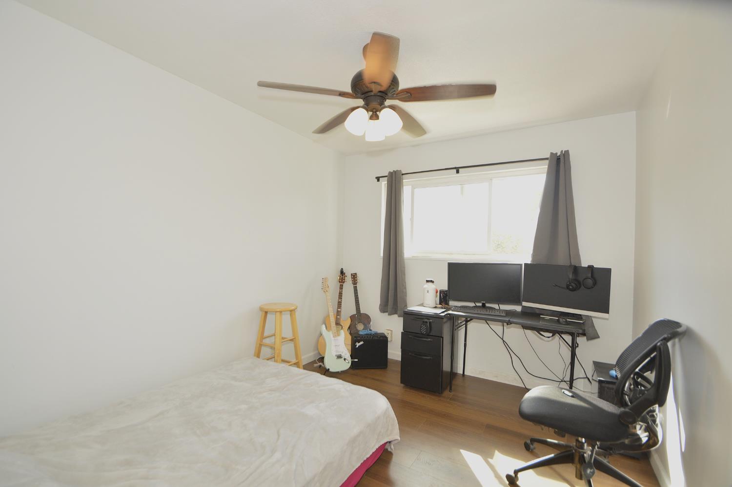 4331 N Gearhart Ave, Fresno, CA 93726