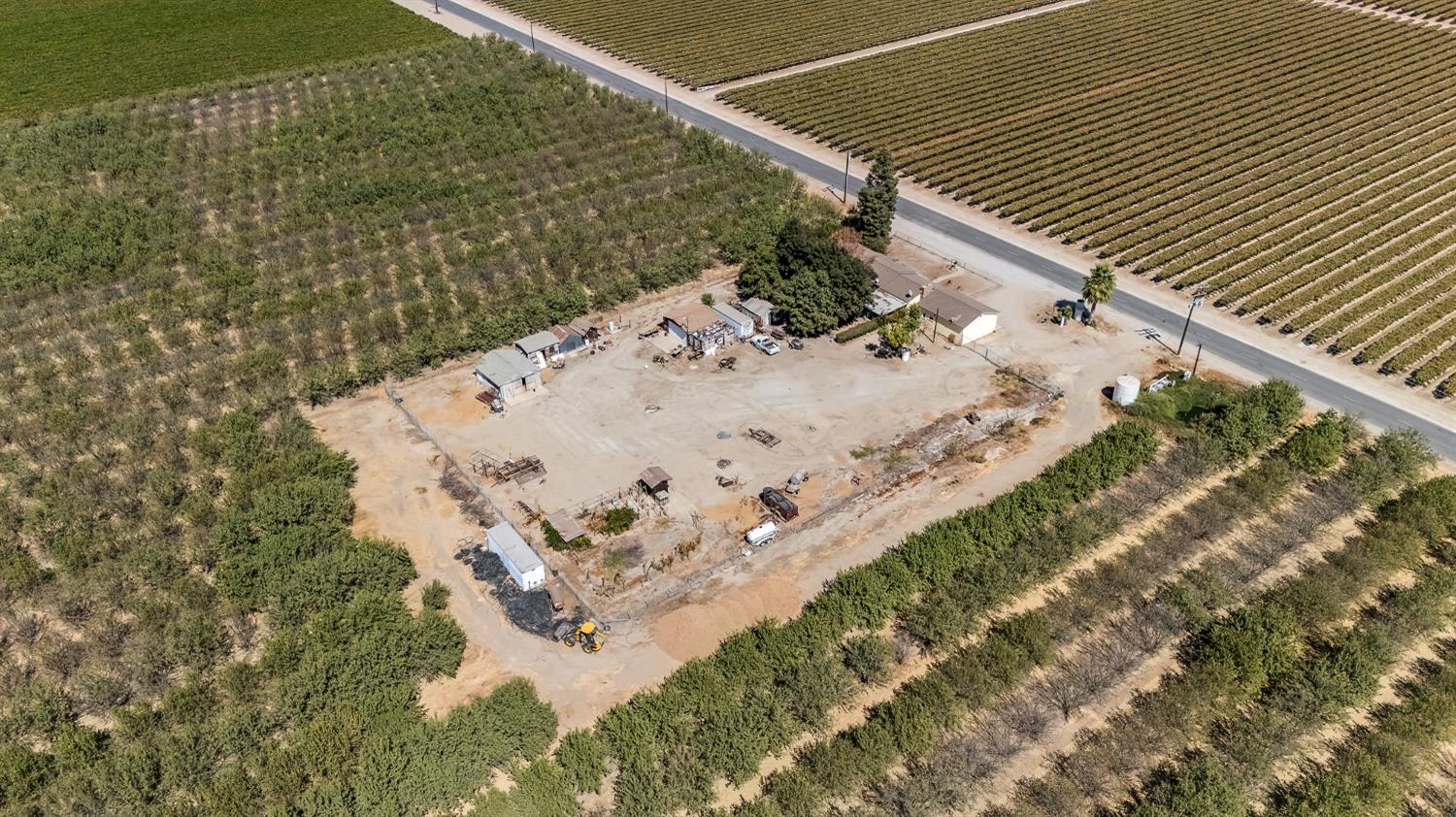 1 Road 136, Delano, CA 93215