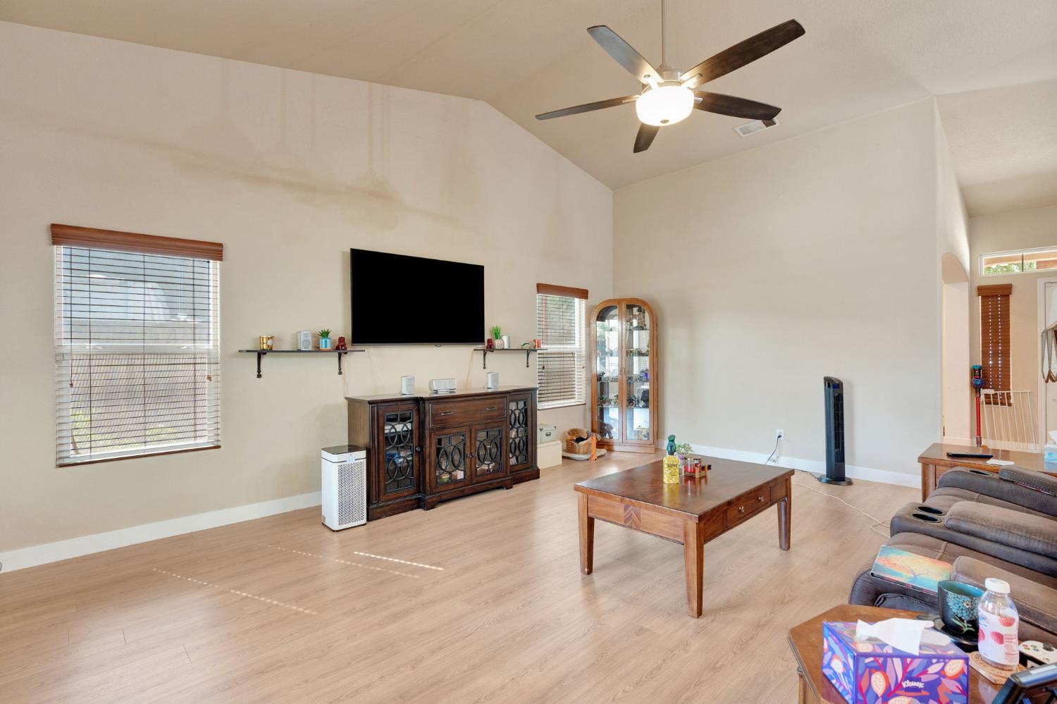 5378 N San Clemente N, Fresno, CA 93723