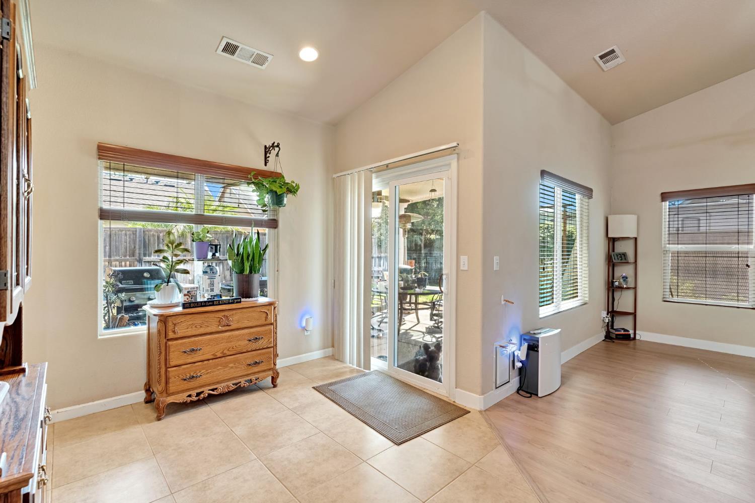 5378 N San Clemente N, Fresno, CA 93723