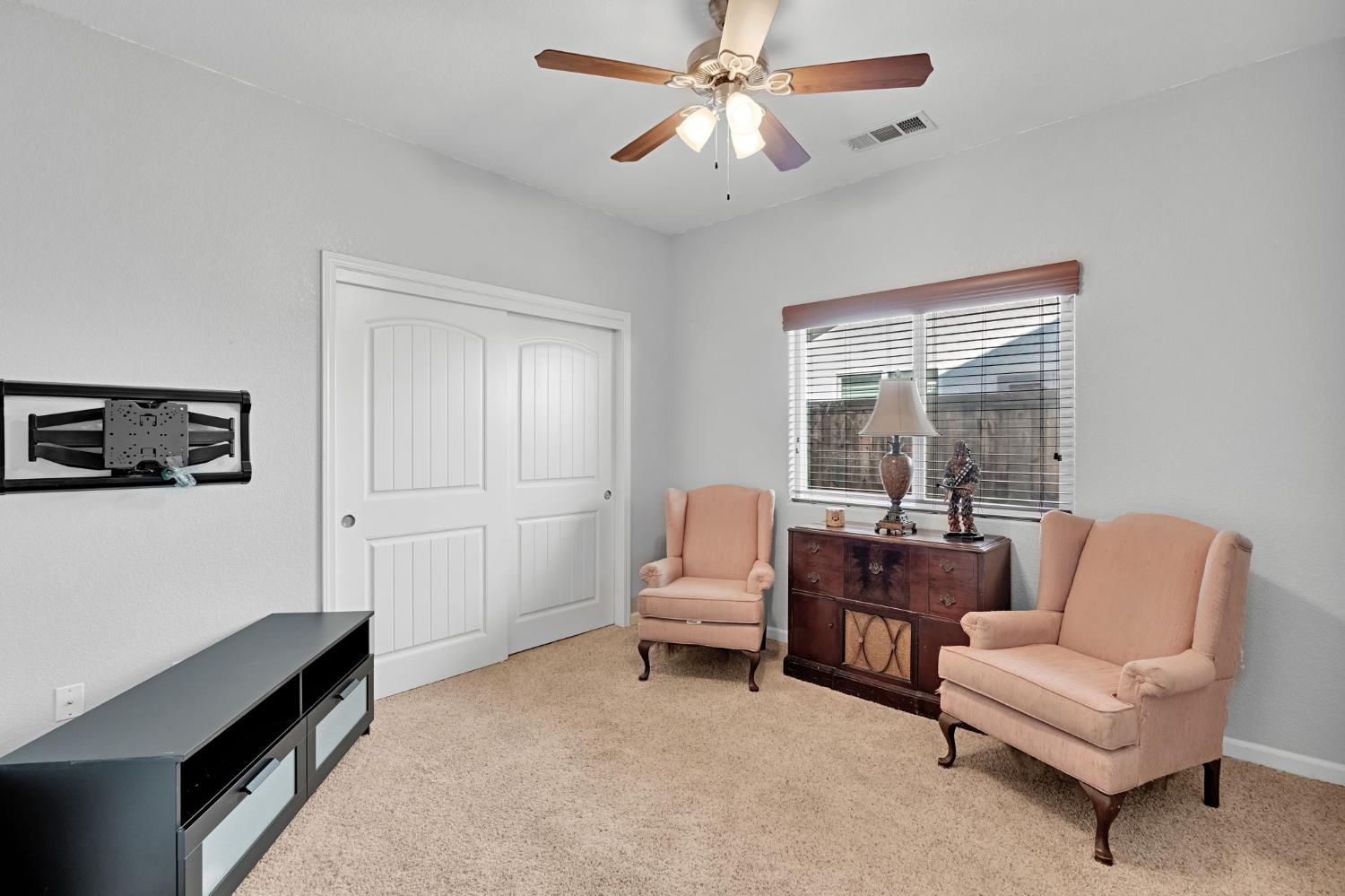 5378 N San Clemente N, Fresno, CA 93723