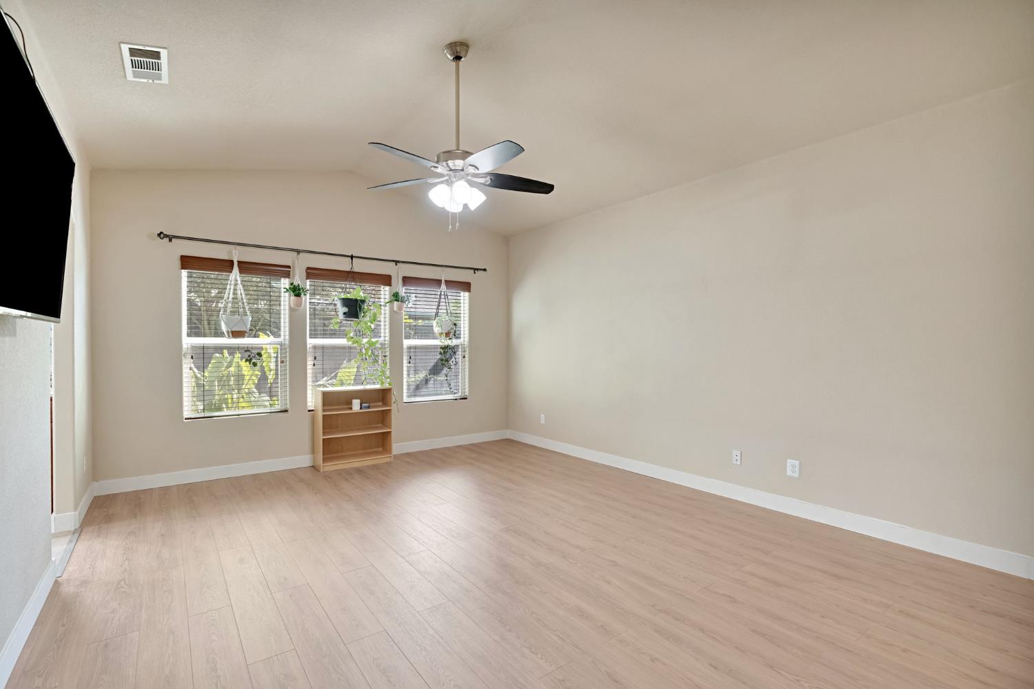 5378 N San Clemente N, Fresno, CA 93723