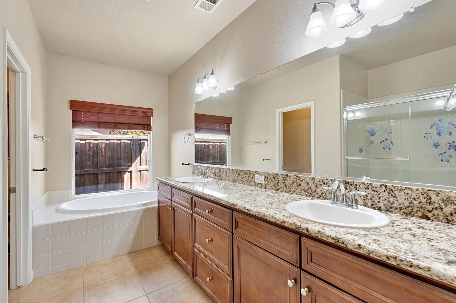 5378 N San Clemente N, Fresno, CA 93723