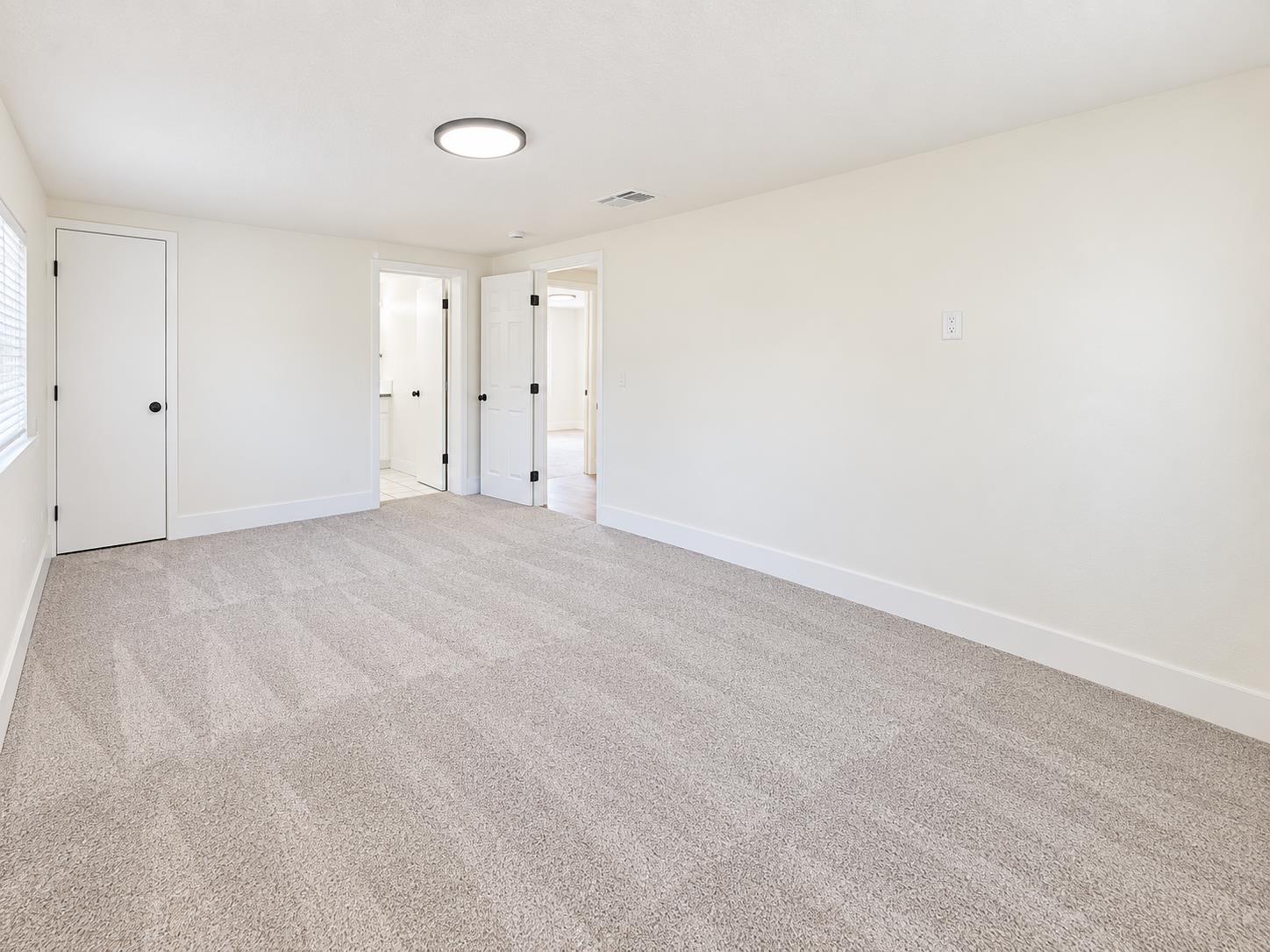 141 W Ashlan Ave, Fresno, CA 93705