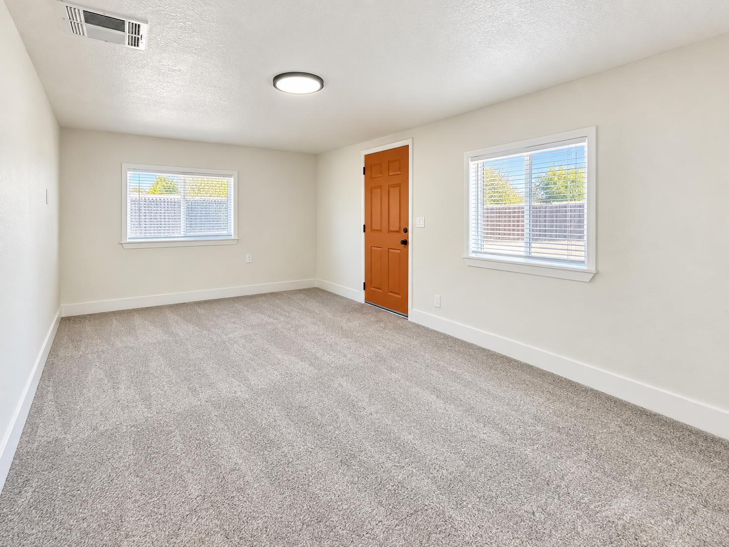 141 W Ashlan Ave, Fresno, CA 93705