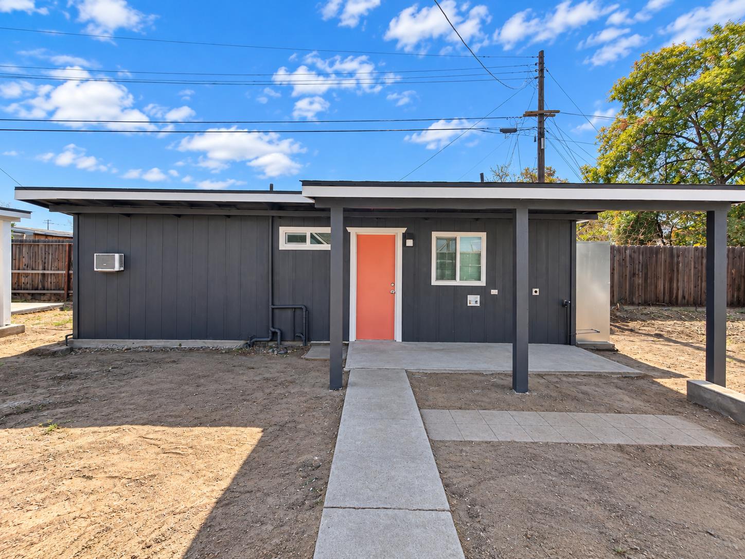 141 W Ashlan Ave, Fresno, CA 93705