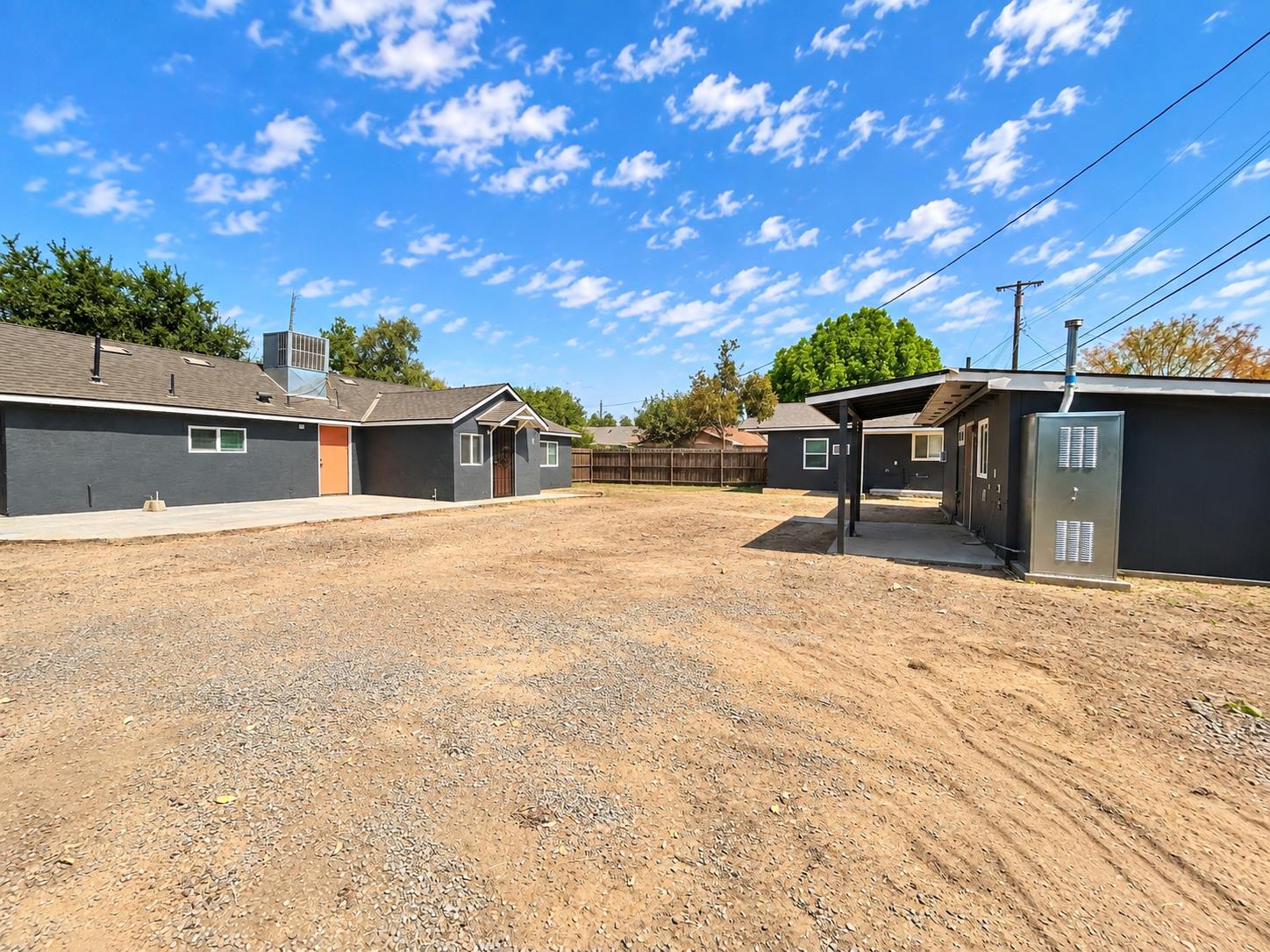 141 W Ashlan Ave, Fresno, CA 93705