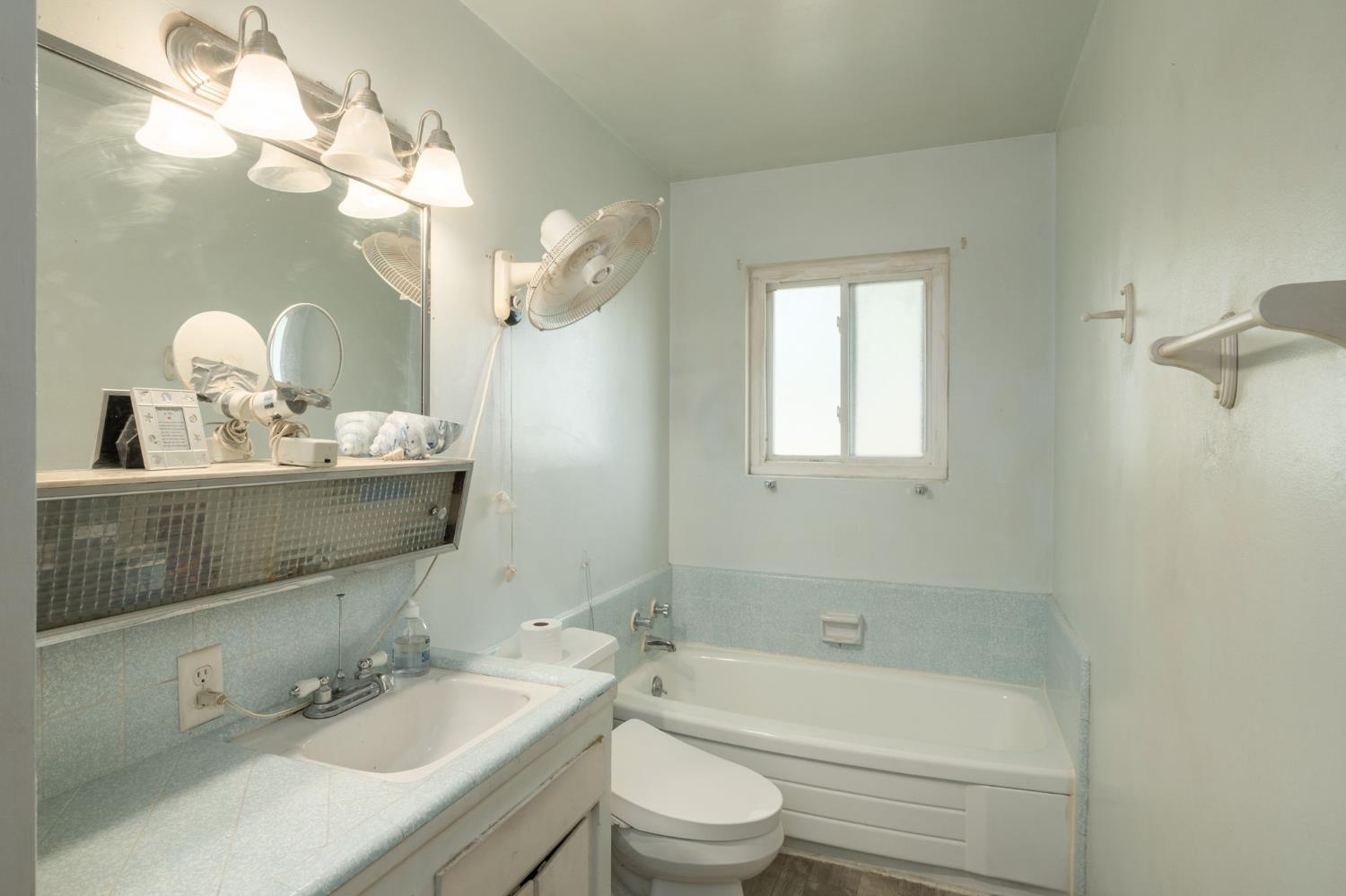 10166 S Highland Ave, Selma, CA 93662