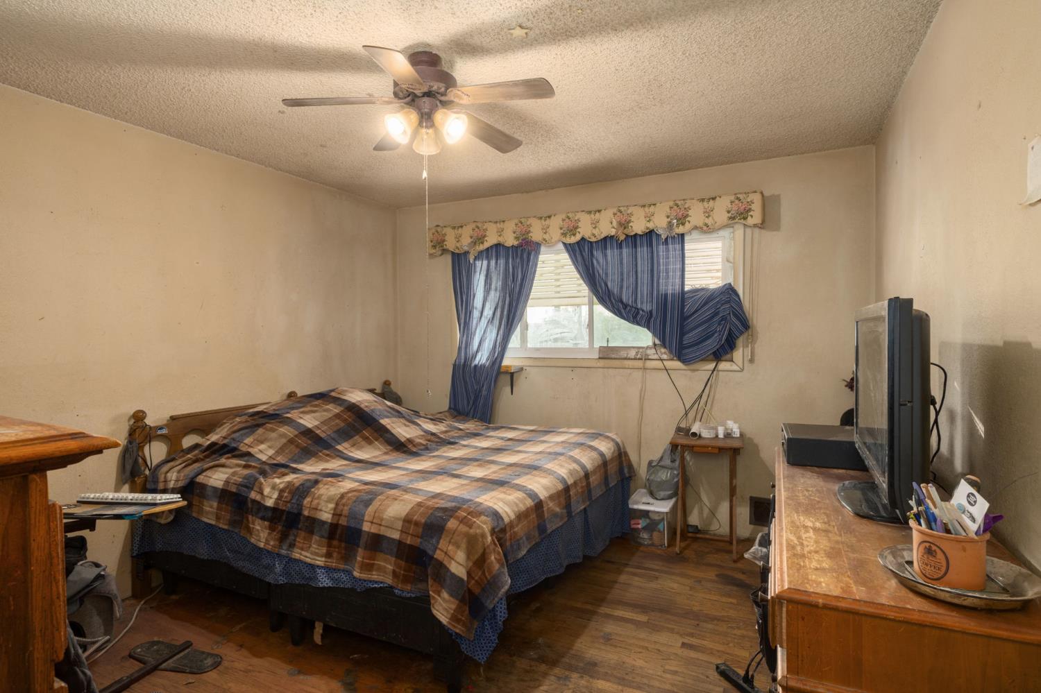 10166 S Highland Ave, Selma, CA 93662
