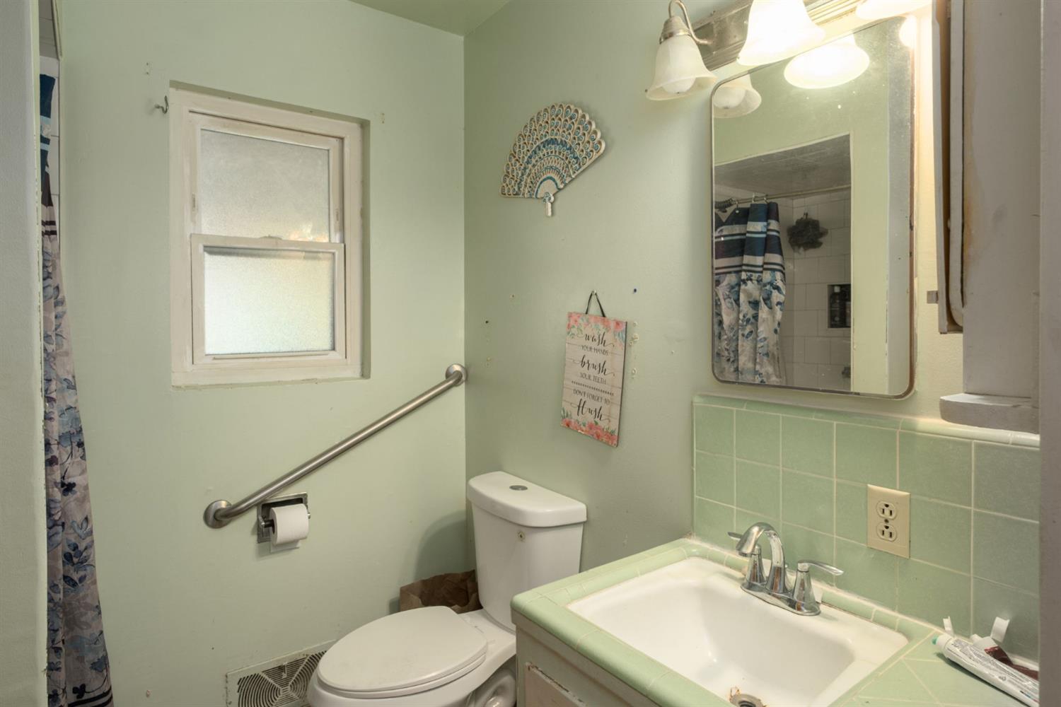 10166 S Highland Ave, Selma, CA 93662