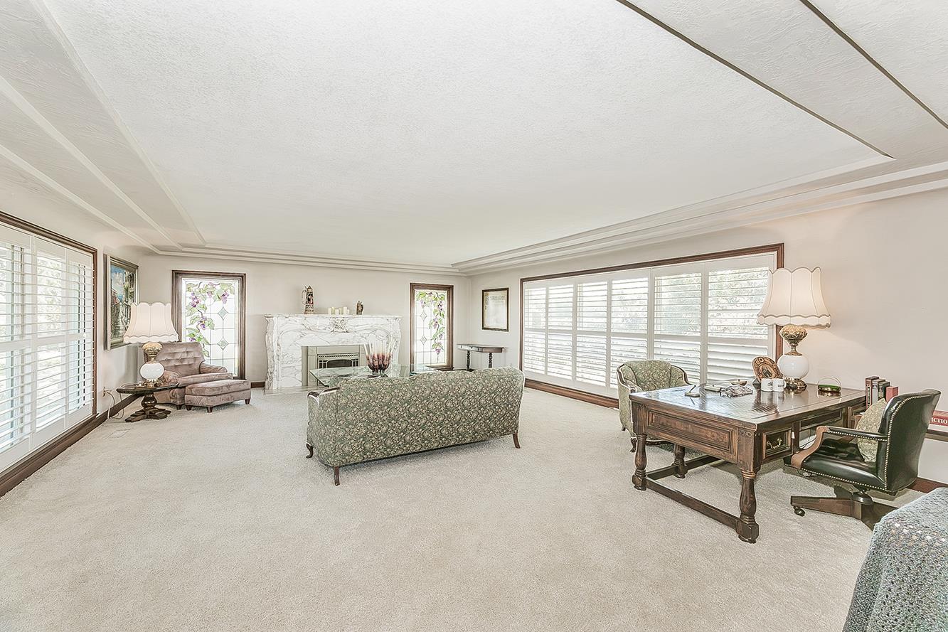 13155 W Shaw Ave, Kerman, CA 93630