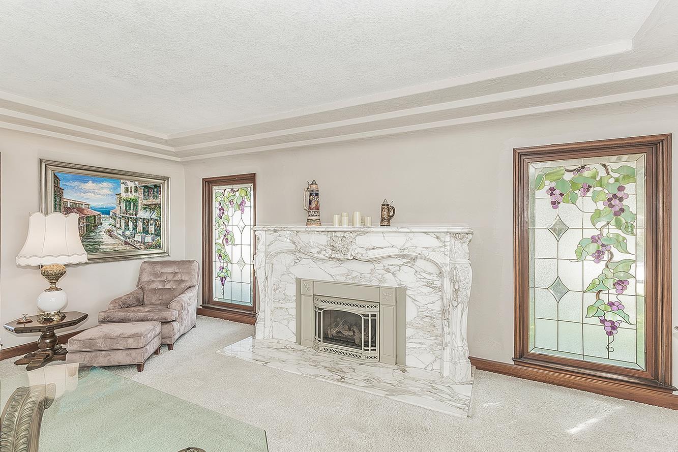13155 W Shaw Ave, Kerman, CA 93630