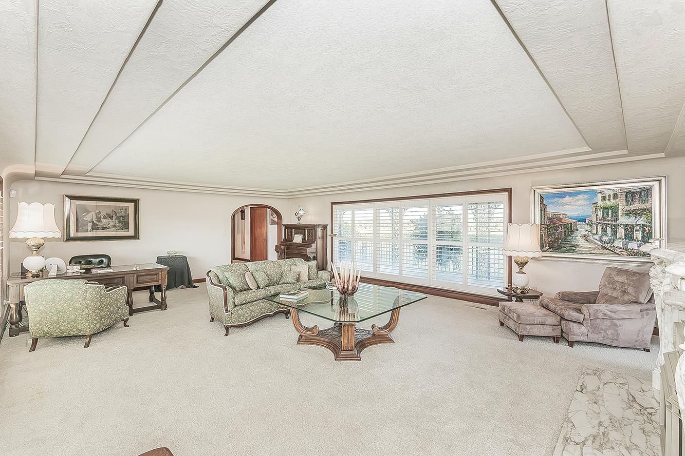 13155 W Shaw Ave, Kerman, CA 93630