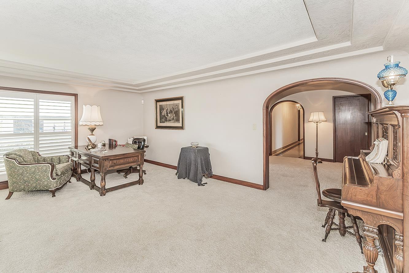 13155 W Shaw Ave, Kerman, CA 93630