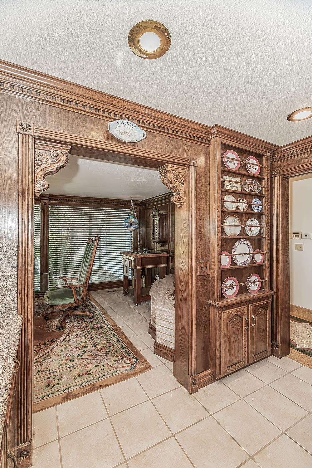 13155 W Shaw Ave, Kerman, CA 93630