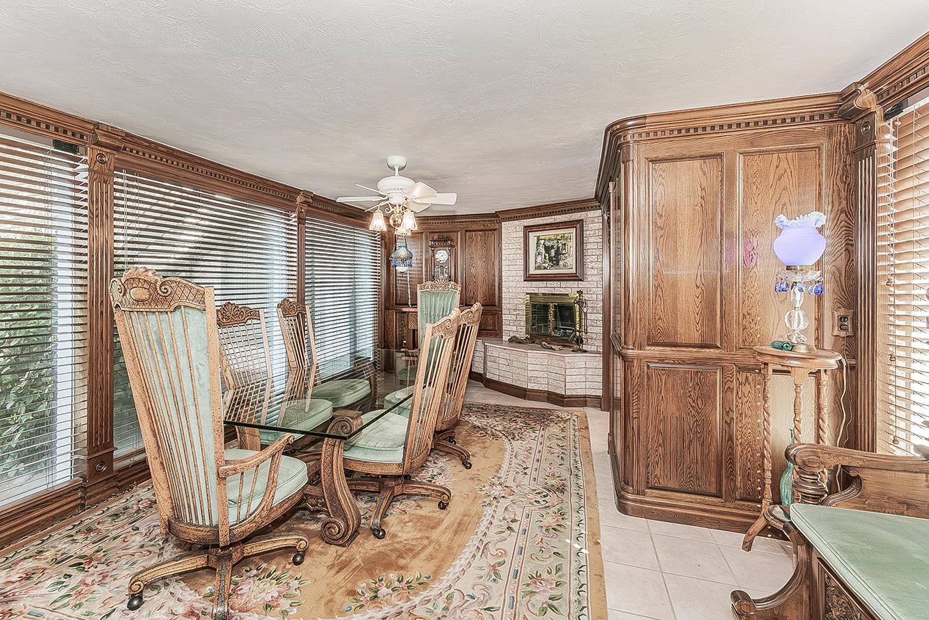 13155 W Shaw Ave, Kerman, CA 93630