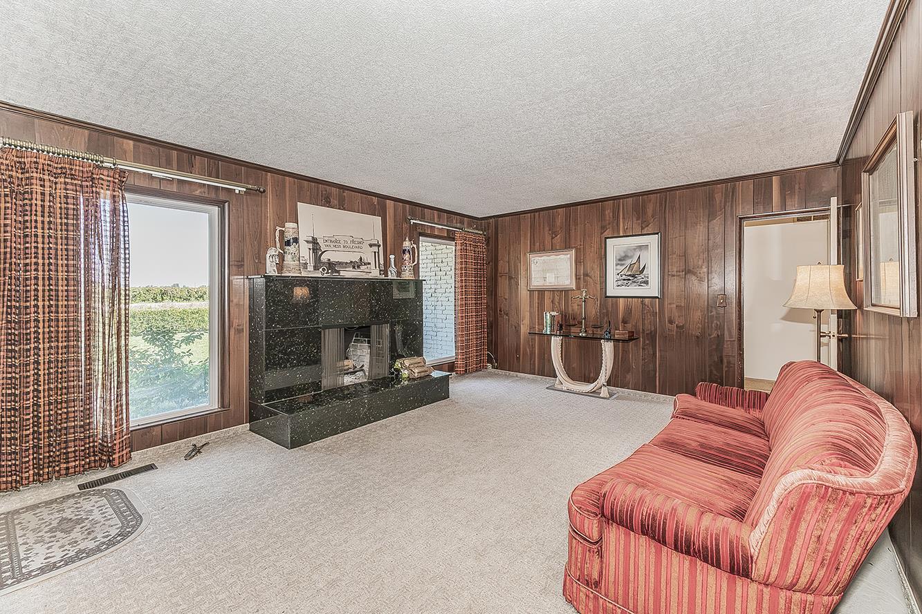 13155 W Shaw Ave, Kerman, CA 93630