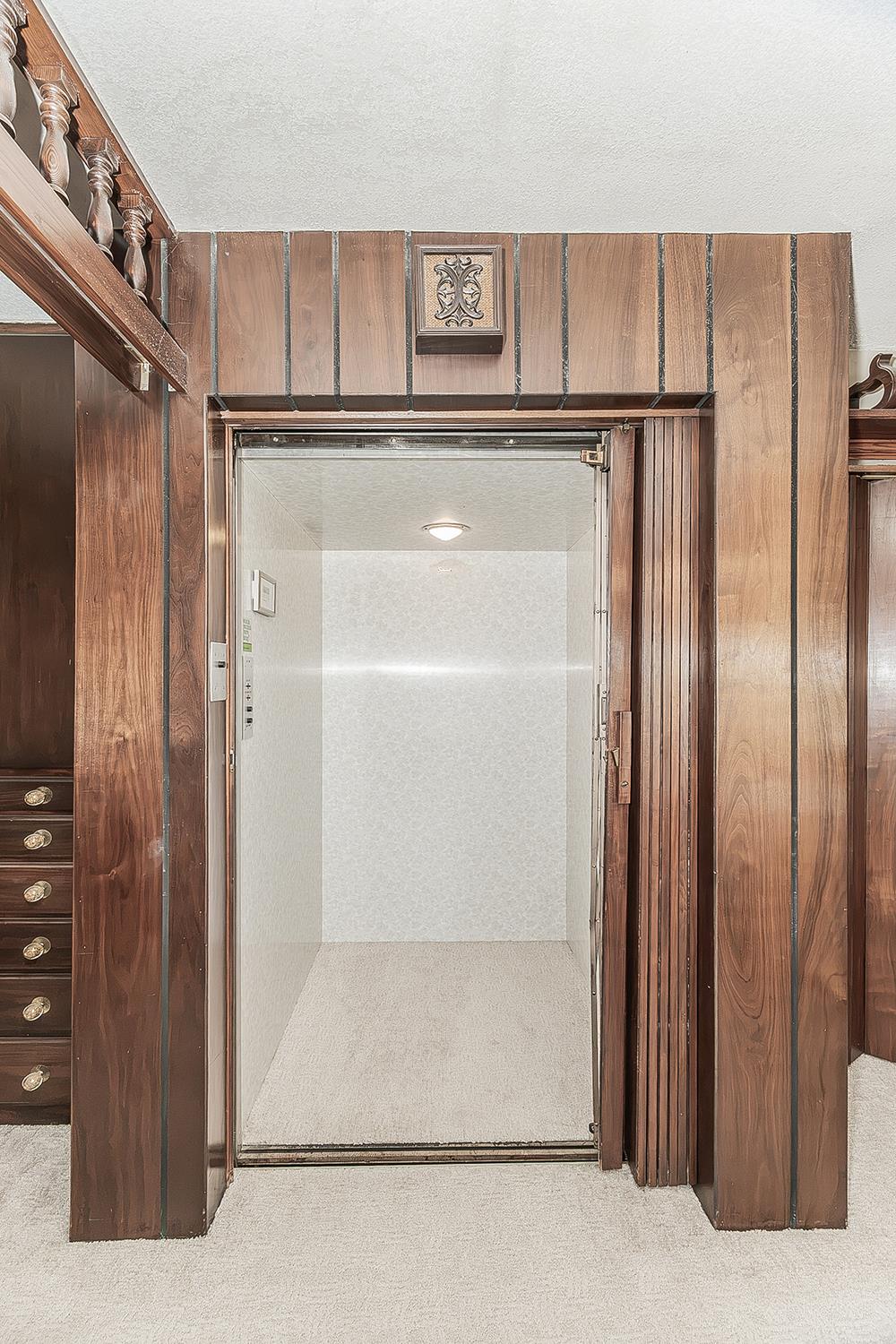13155 W Shaw Ave, Kerman, CA 93630