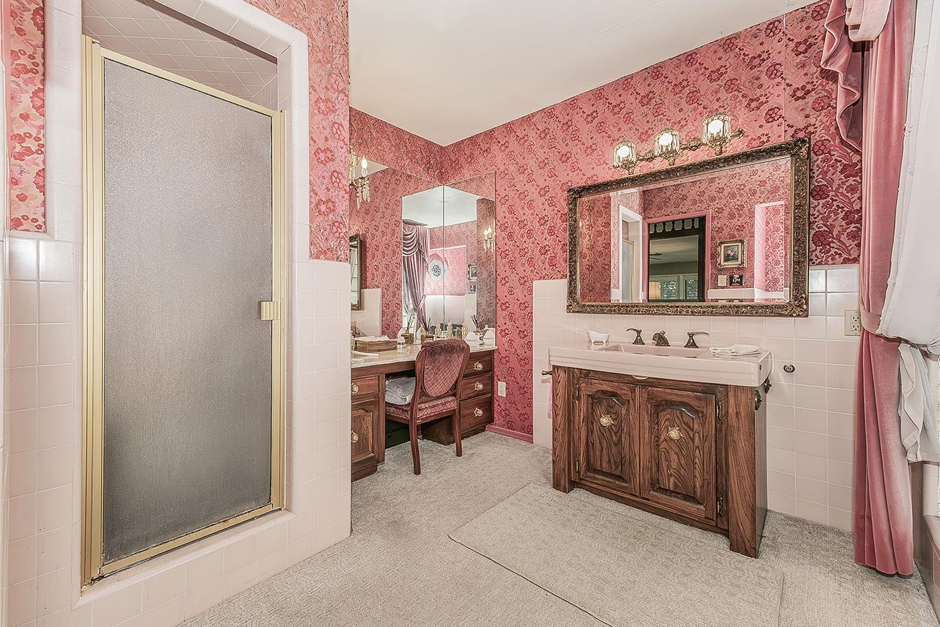 13155 W Shaw Ave, Kerman, CA 93630