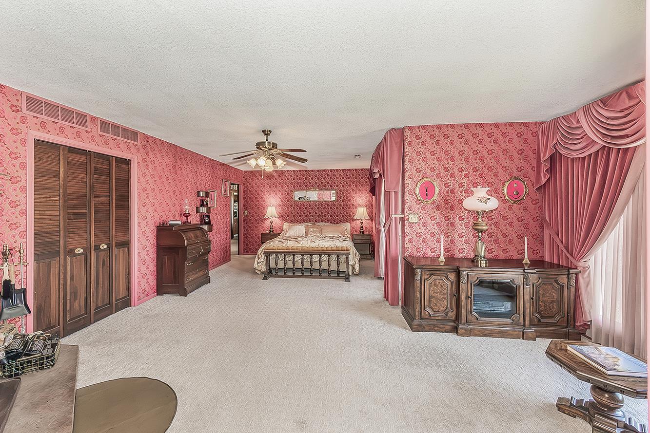 13155 W Shaw Ave, Kerman, CA 93630