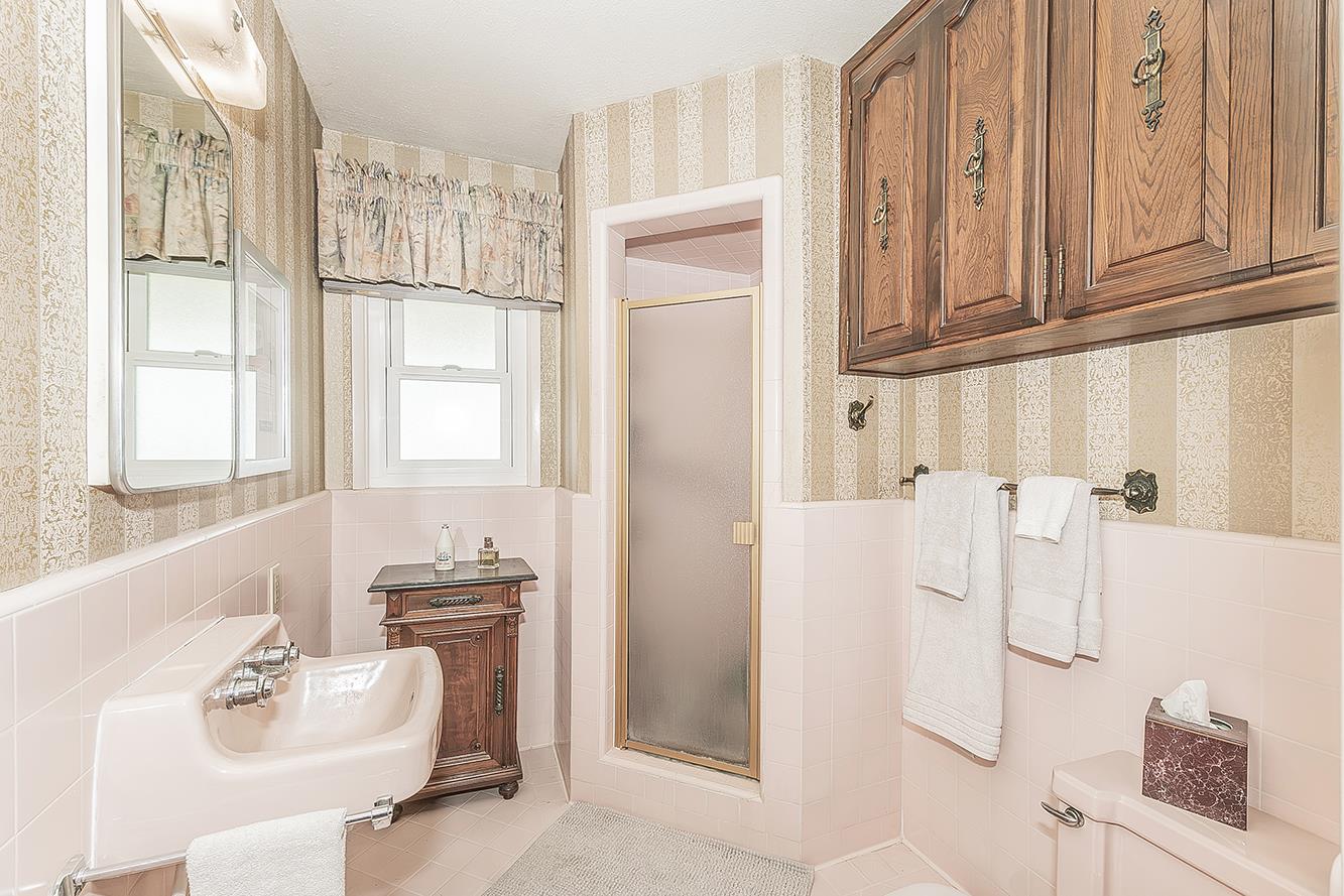 13155 W Shaw Ave, Kerman, CA 93630