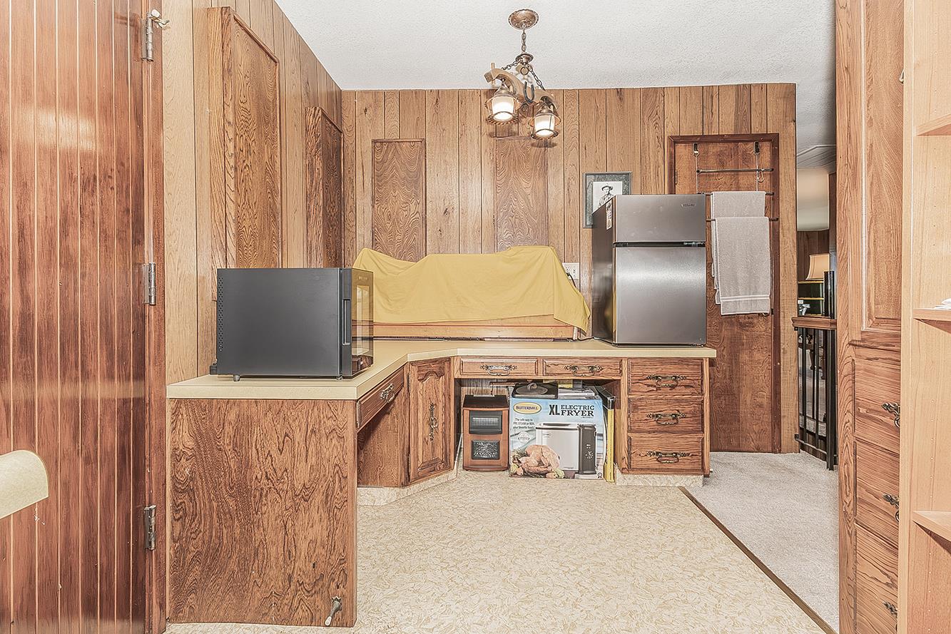 13155 W Shaw Ave, Kerman, CA 93630