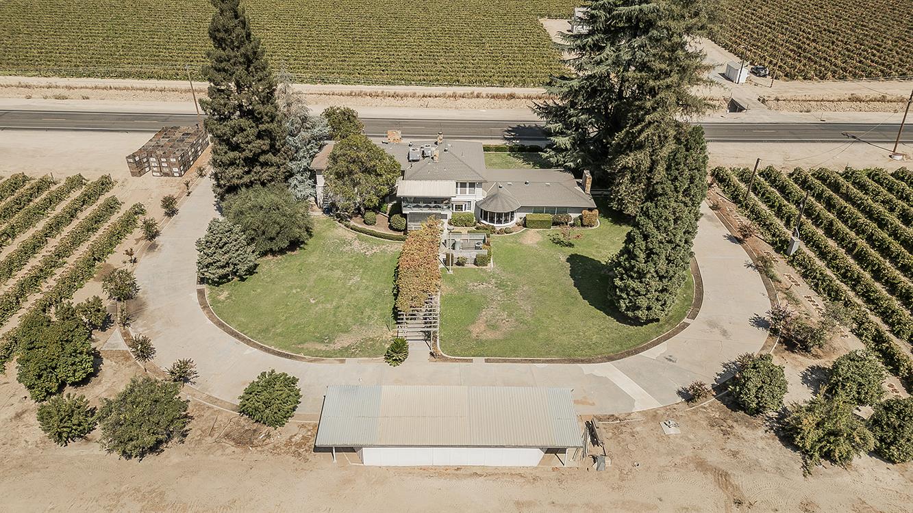 13155 W Shaw Ave, Kerman, CA 93630
