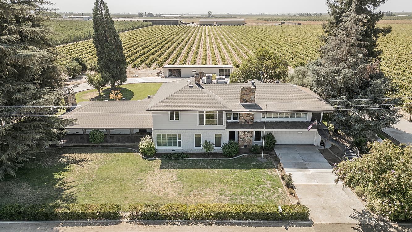 13155 W Shaw Ave, Kerman, CA 93630