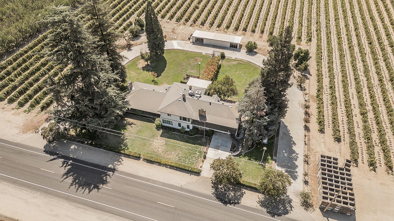 13155 W Shaw Ave, Kerman, CA 93630