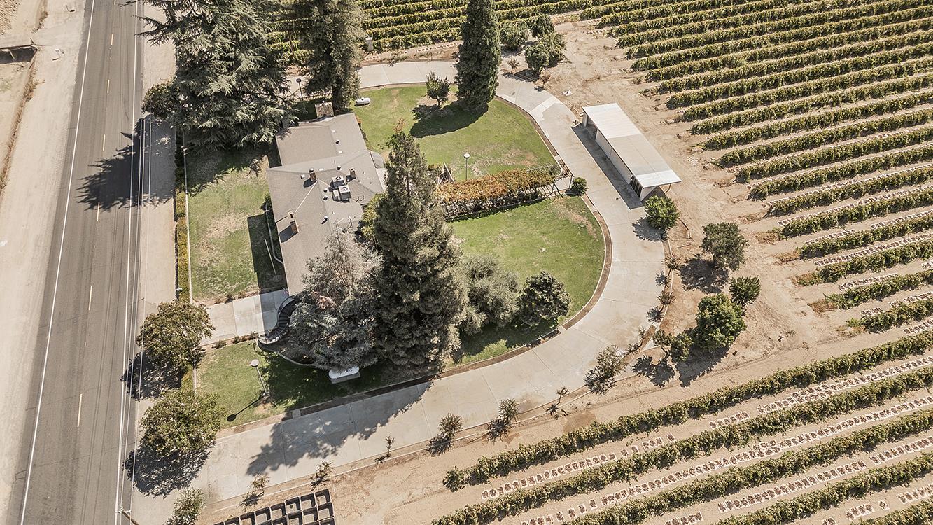 13155 W Shaw Ave, Kerman, CA 93630