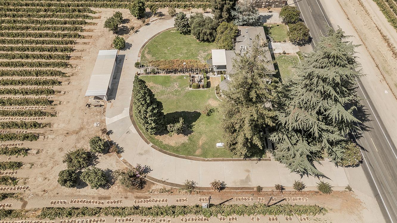 13155 W Shaw Ave, Kerman, CA 93630