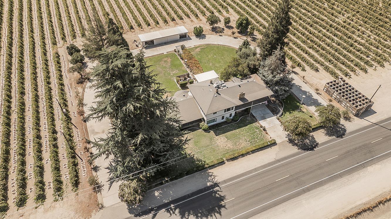 13155 W Shaw Ave, Kerman, CA 93630