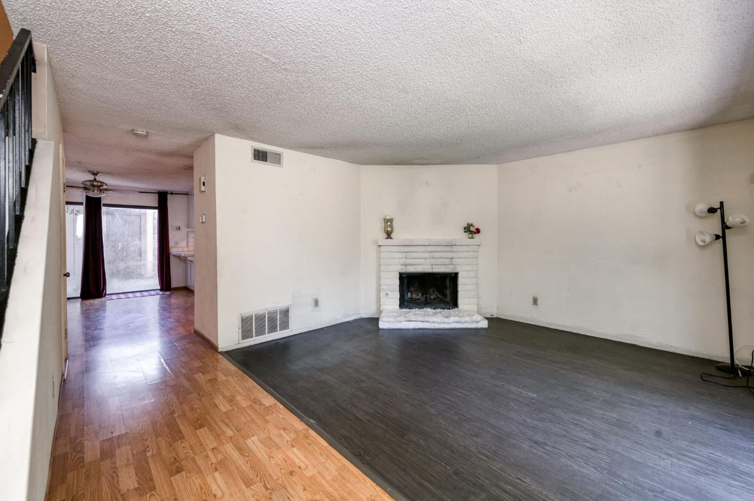 4757 N Woodrow Ave #143, Fresno, CA 93726