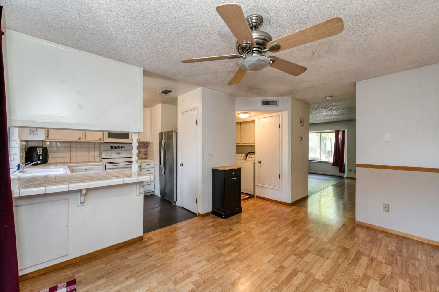 4757 N Woodrow Ave #143, Fresno, CA 93726