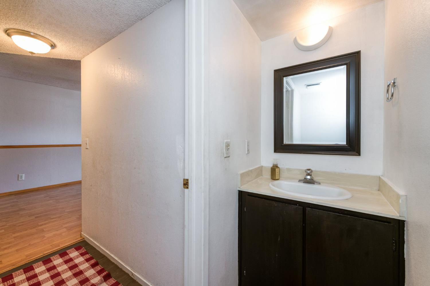 4757 N Woodrow Ave #143, Fresno, CA 93726
